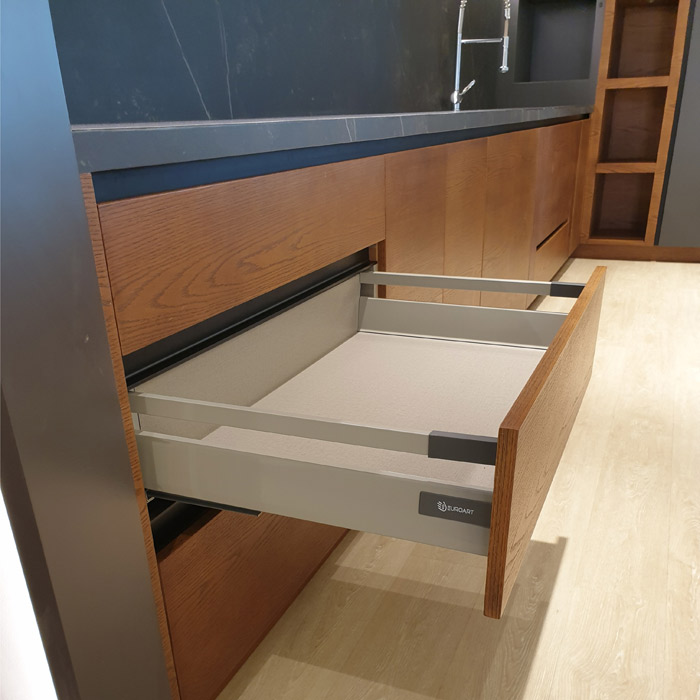 Smart single gallery drawer